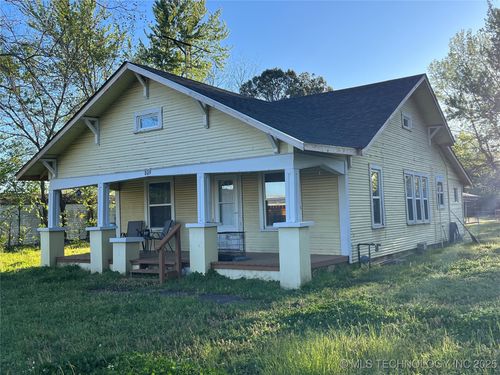 809 1st St, Indianola, OK, 74442-5186 | Card Image