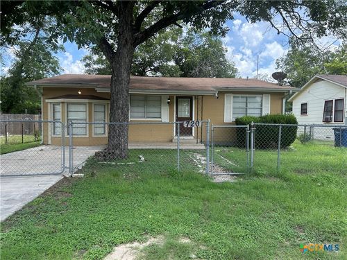 720 Albert St, New Braunfels, TX, 78130-3404 | Card Image