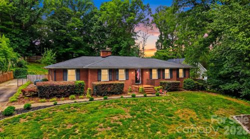 115 Wedgewood Dr, Morganton, NC, 28655-5734 | Card Image