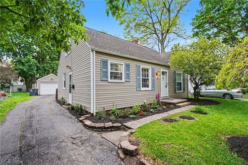 131 Sheldon Dr, Akron, OH, 44313-7733 | Card Image