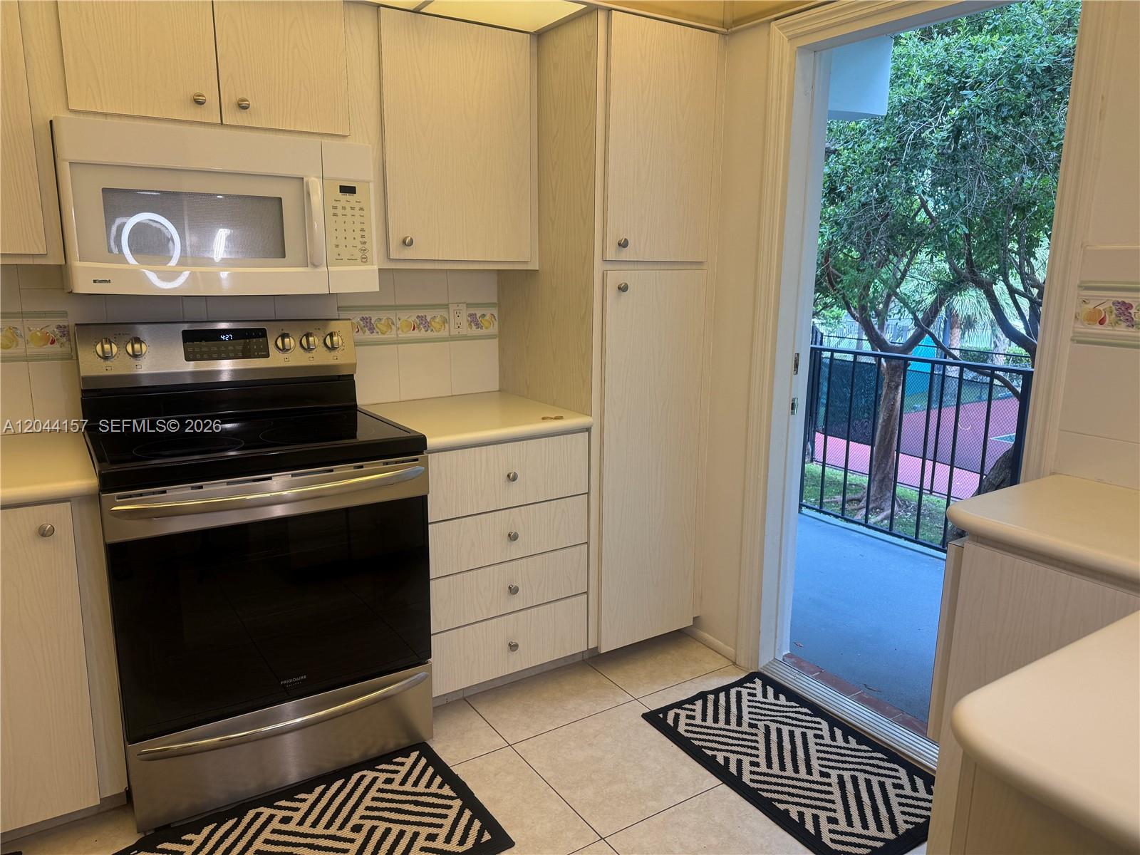 Residential Lease in Lauderdale By The Sea 5