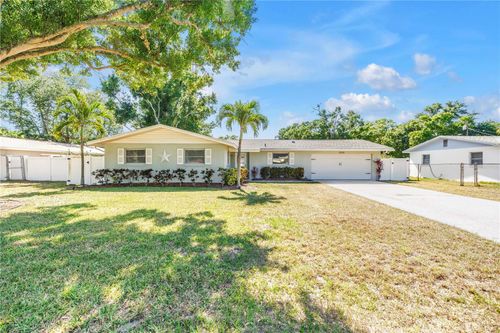 12096 Oak St, LARGO, FL, 33774-3122 | Card Image