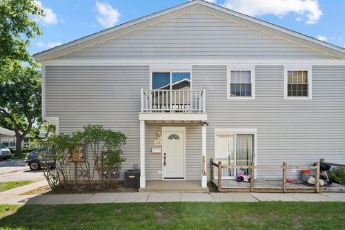 676-676 Cleo Ct, Wheeling, IL, 60090-2210 | Card Image