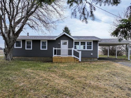 17 Columbus Dr, Rouses Point, NY, 12979-1514 | Card Image