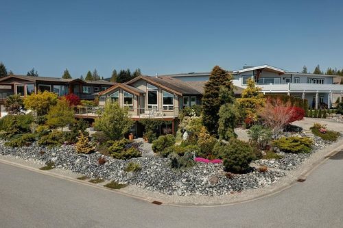 6327 Baillie Rd, Sechelt, BC, V7Z0N7 | Card Image