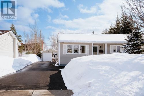 11 Bowes St, Gander, NL, A1V1E5 | Card Image