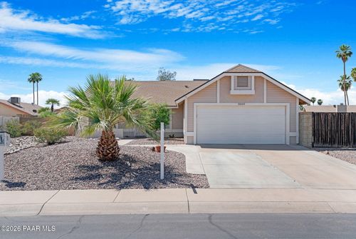 8009 W Pershing Ave, Peoria, AZ, 85381-4051 | Card Image