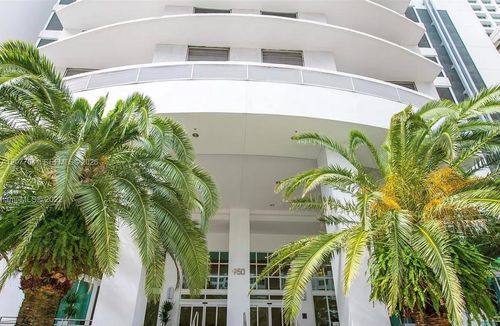 902-950 Brickell Bay Dr, Miami, FL, 33131-3947 | Card Image