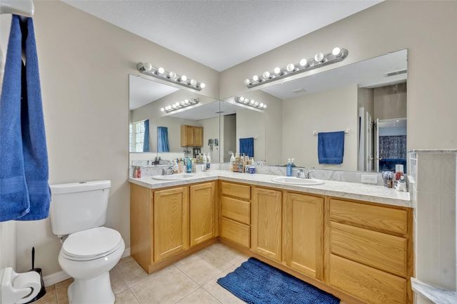 Primary Bathroom | Image 17