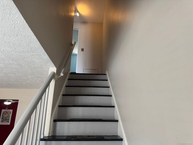 51 - 51 Arnold Way, Condo with 2 bedrooms, 1 bathrooms and 1 parking in West Hartford CT | Image 7