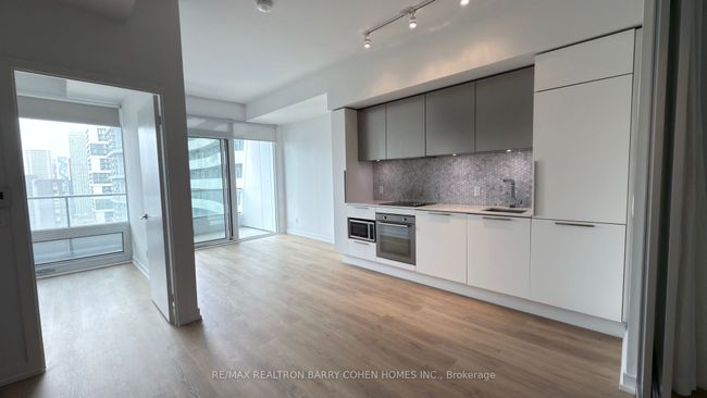 2517 - 85 Wood St, Condo with 2 bedrooms, 1 bathrooms and null parking in Toronto ON | Image 5