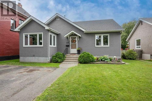 235 Franklin St N, Thunder Bay, ON, P7C4J1 | Card Image