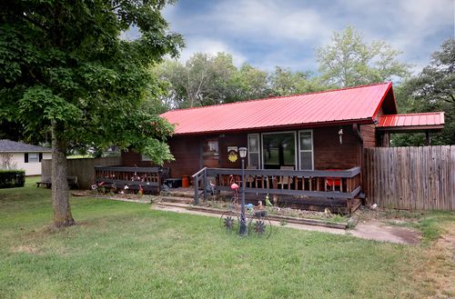 415 N Pine St, Marshfield, MO, 65706-1226 | Card Image