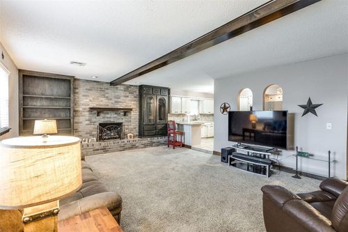 506 Queensboro Pl, Yukon, OK, 73099-3939 | Card Image