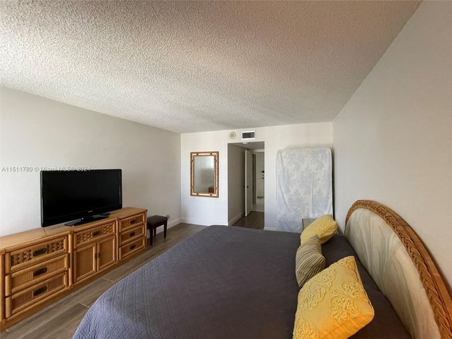 APT-2705 - 1370 S Ocean Blvd, Condo with 2 bedrooms, 2 bathrooms and null parking in Pompano Beach FL | Image 24