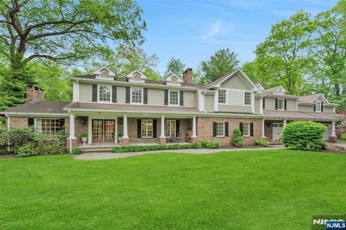 876 Meadow Ln, Franklin Lakes, NJ, 07417-1112 | Card Image
