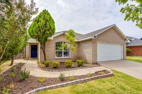 9825 Stoney Bridge Rd, Fort Worth, TX, 76108-3875 | Card Image