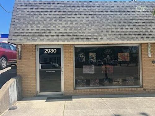 2928 N High St, Columbus, OH, 43202-1104 | Card Image