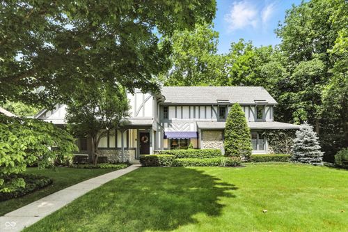 380 Raintree Dr, Zionsville, IN, 46077-2016 | Card Image