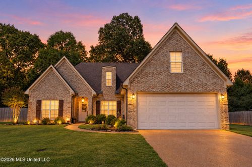 903 Falcon St, Senatobia, MS, 38668-6006 | Card Image