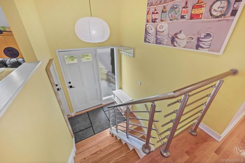 6 Jason Ln, Mamaroneck, NY, 10543-2109 | Card Image