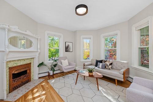 2-87 Holworthy St, Cambridge, MA, 02138-4577 | Card Image