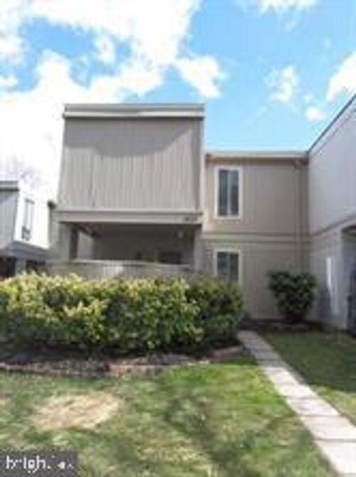 1815 N Shore Ct, RESTON, VA, 20190-4827 | Card Image