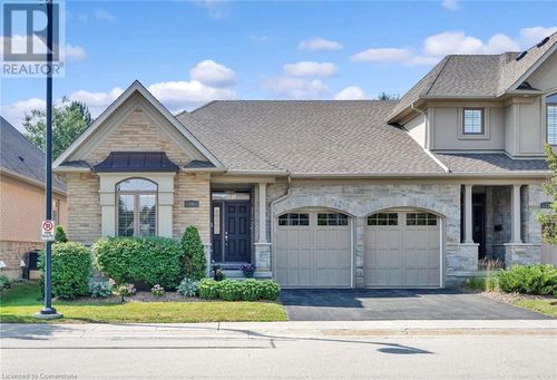 16-435 Winchester Dr, Waterloo, ON, N2T0B7 | Card Image