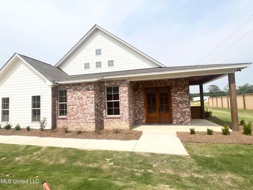 220 Freedom Ring Dr, Brandon, MS, 39047-1809 | Card Image
