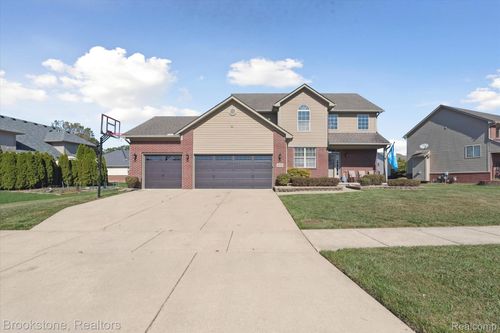 30826 Lower Ridge Dr, New Boston, MI, 48164-7819 | Card Image