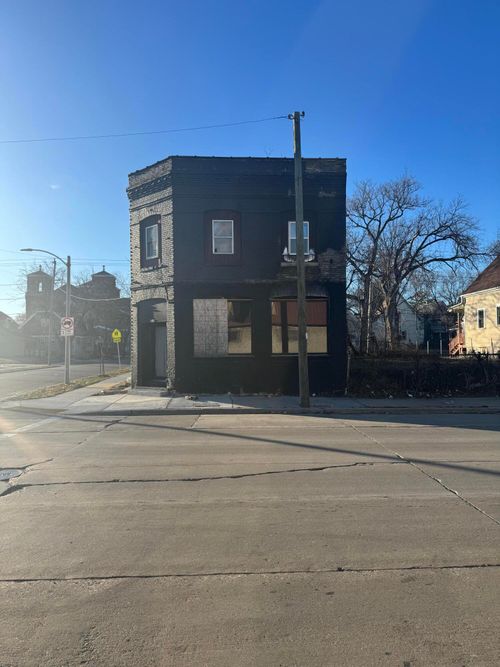 2501 N 35th St, Milwaukee, WI, 53210-3037 | Card Image