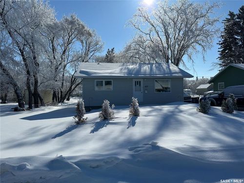 425 3rd St, Duck Lake, SK, S0K3R0 | Card Image