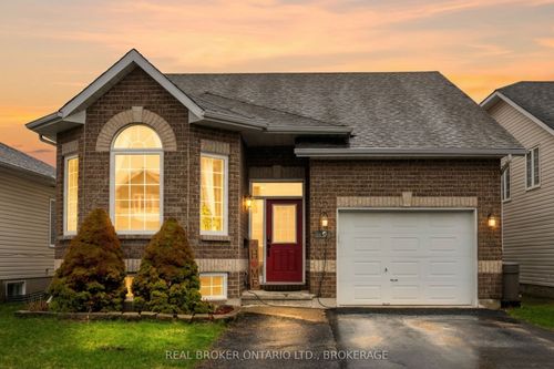 132 Dalgleish Ave, Kingston, ON, K7K7E3 | Card Image