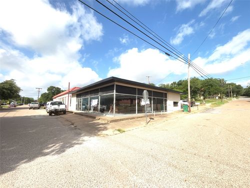 207 S Bell St, Hamilton, TX, 76531-2201 | Card Image
