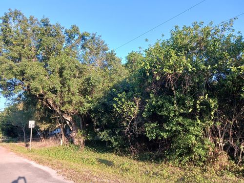 7025 Ne 11th Ln, Okeechobee, FL, 34974-8130 | Card Image