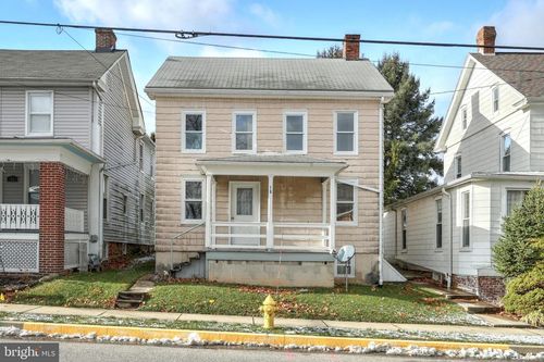 18 S Main St, SEVEN VALLEYS, PA, 17360-9604 | Card Image