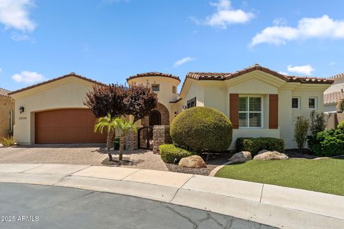 1535 W Winter Dr, Phoenix, AZ, 85021-7165 | Card Image