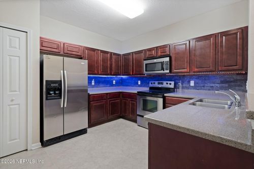 201-8235 Lobster Bay Ct, JACKSONVILLE, FL, 32256-3216 | Card Image