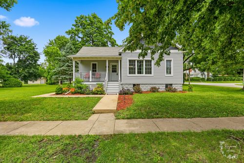 423 Front St, Gilman, IL, 60938-1424 | Card Image