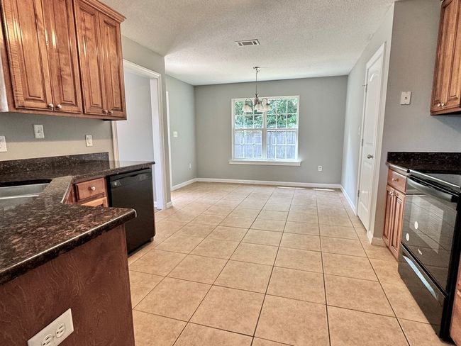 5341 Branch Point Dr, House other with 3 bedrooms, 2 bathrooms and 2 parking in Valdosta GA | Image 5