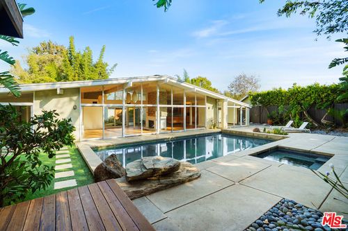 30725 Manzano Dr, MALIBU, CA, 90265-3106 | Card Image