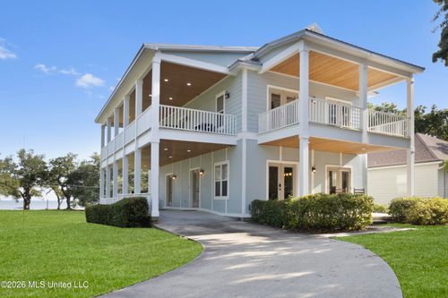631 2nd St, Gulfport, MS, 39501-2208 | Card Image