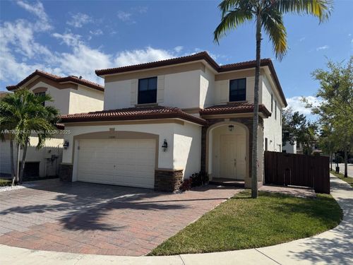 10086 Nw 89th Ter, Doral, FL, 33178-2744 | Card Image