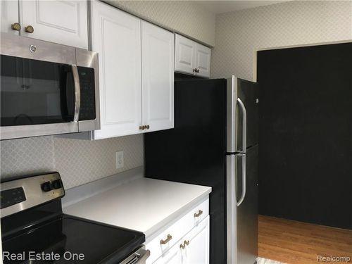 unit-96-30060 W 12 Mile Rd, Farmington Hills, MI, 48334-3933 | Card Image