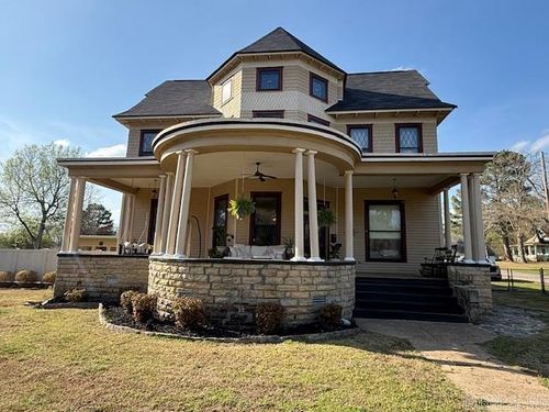 283 E Chestnut St, Batesville, AR, 72501-4531 | Card Image