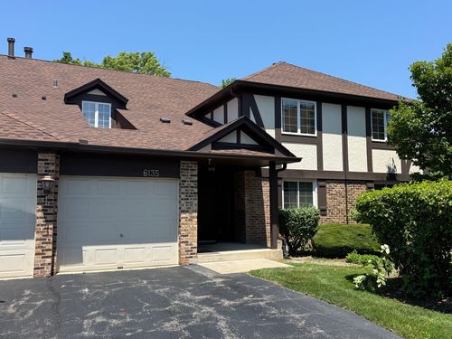 d-6135 Essex Ct, Willowbrook, IL, 60527-2940 | Card Image