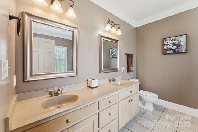 Owners' Suite Ensuite Full Bath | Image 18