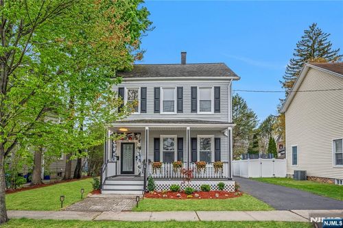 23 Maple St, Ramsey, NJ, 07446-1822 | Card Image