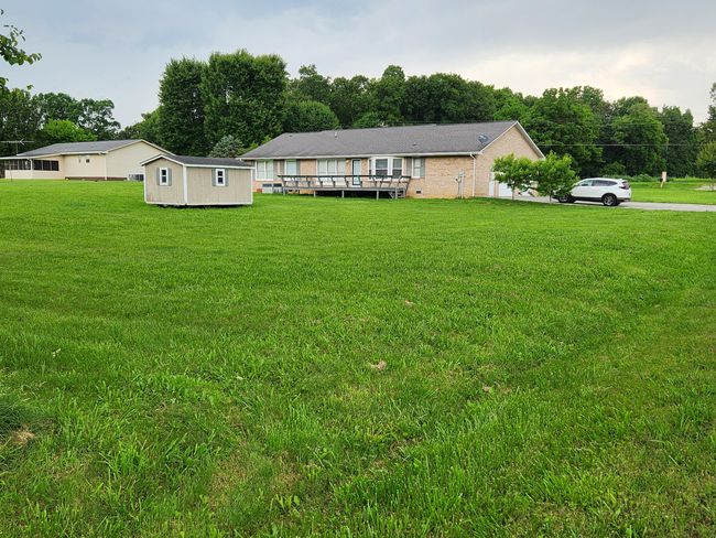 1070 Dyer Rd, House other with 3 bedrooms, 2 bathrooms and null parking in Madisonville TN | Image 6