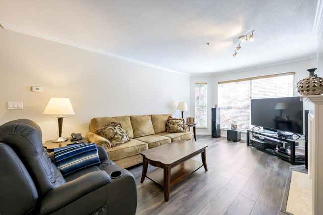 214 - 7151 121 Street, Condo with 2 bedrooms, 2 bathrooms and 1 parking in Surrey BC | Image 4